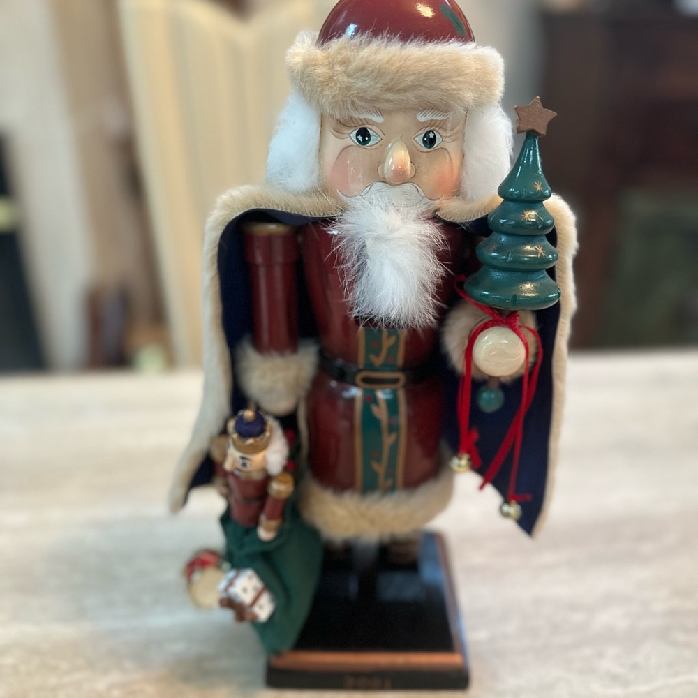 Wood VTG Classic Santa Nutcracker with Tree and Doll